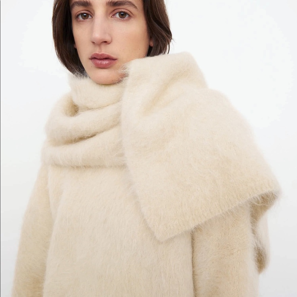 Toteme White Cream Ivory Alpaca Scarf